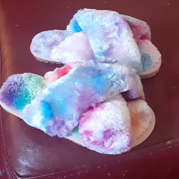 Bnwot youth size 1/2 rainbow slides - Picture 3 of 5